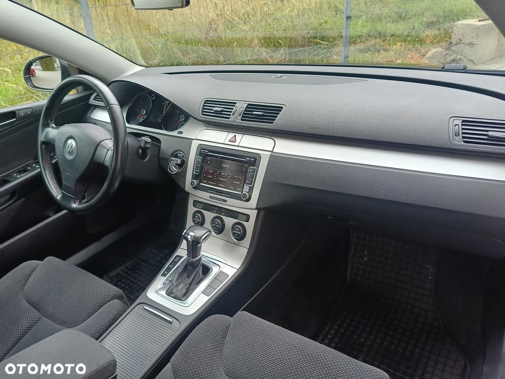 Volkswagen Passat 2.0 TDI Comfortline DSG - 23