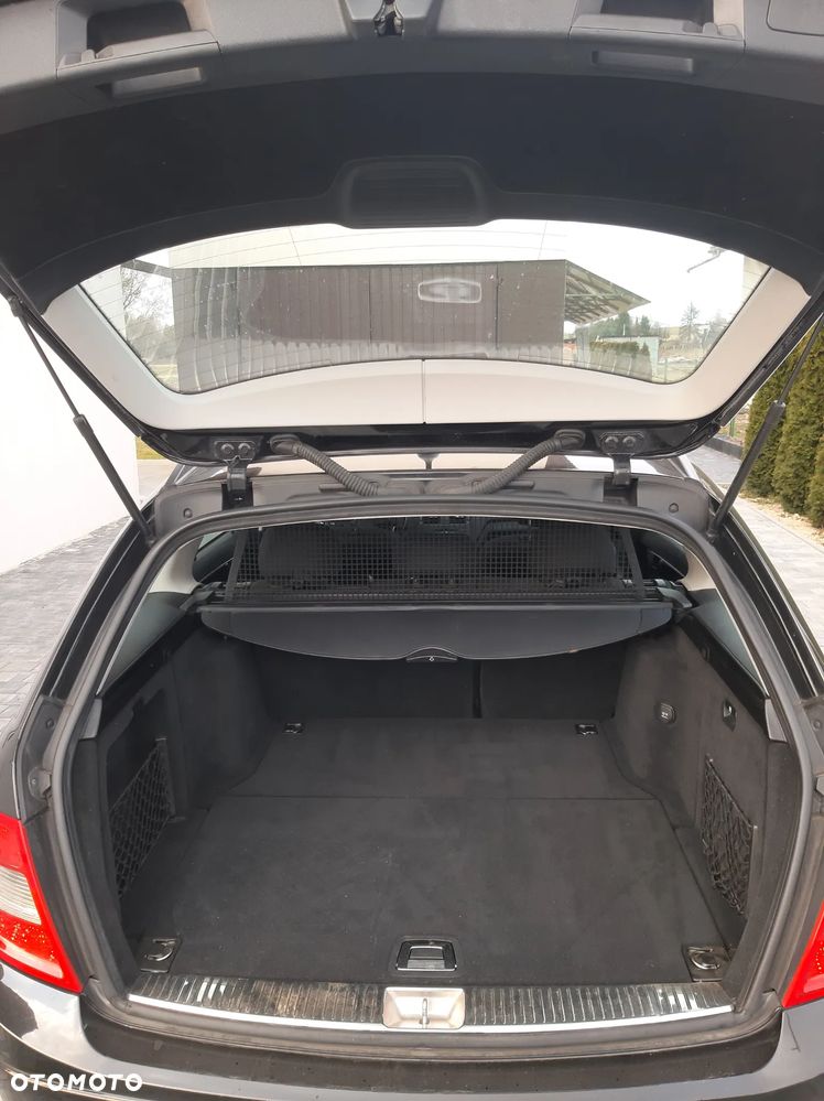 Mercedes-Benz Klasa C 180 CGI BlueEFFICIENCY - 11