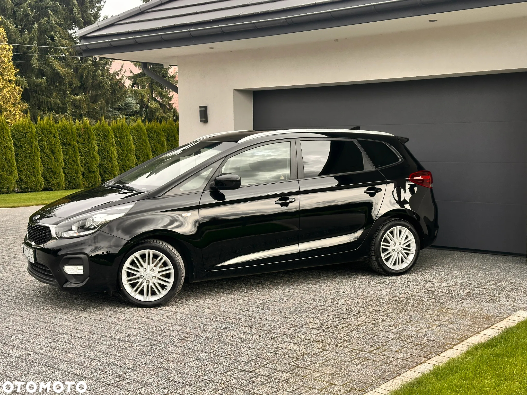 Kia Carens 1.7 CRDi L 7os - 3