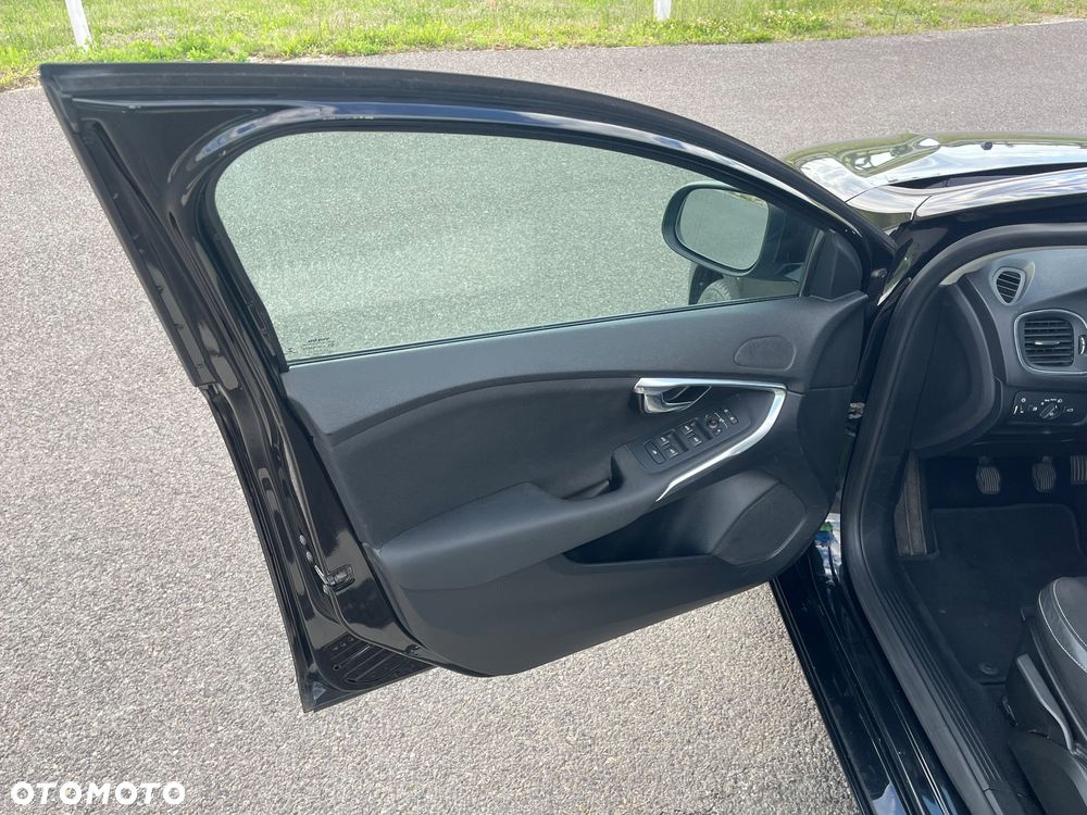 Volvo V40 T2 Drive-E Momentum - 10