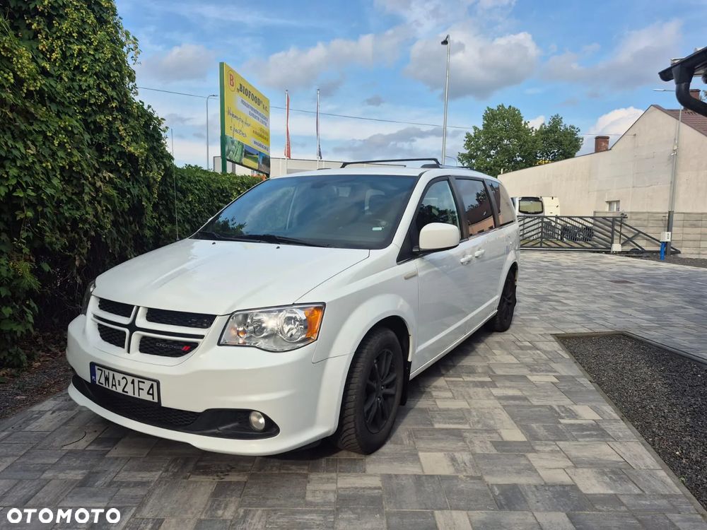 Dodge Grand Caravan - 2