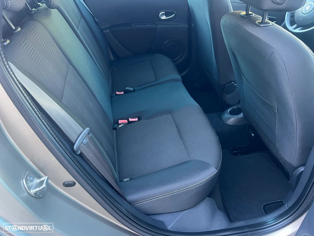 Renault Clio 1.5 dCi Dynamique S - 14