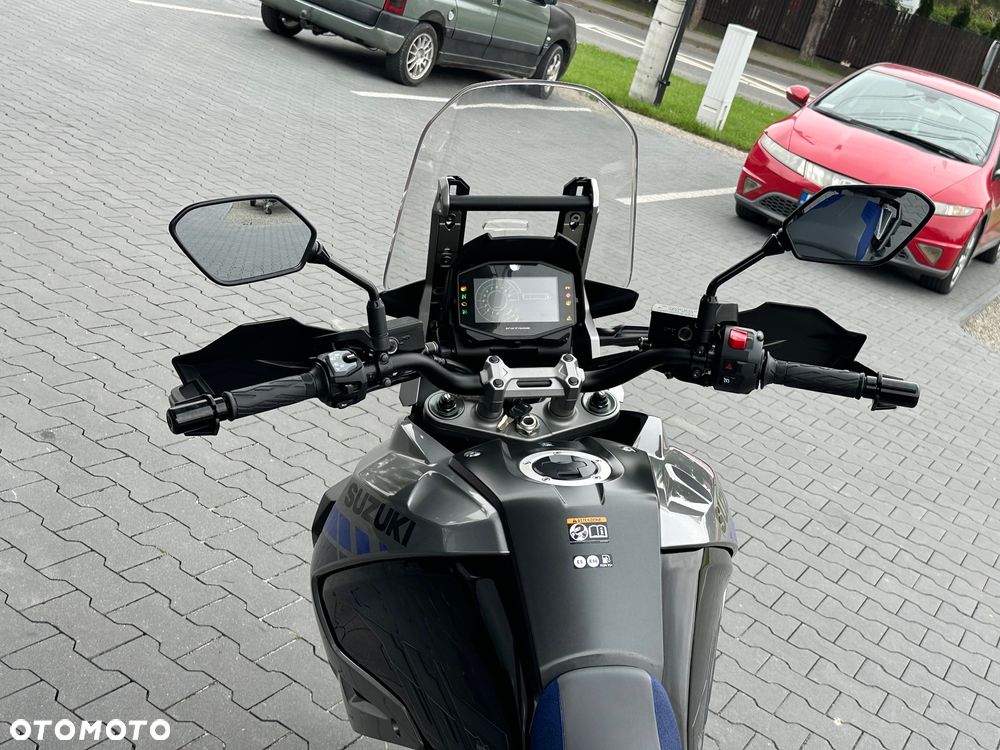 Suzuki V-STROM - 24