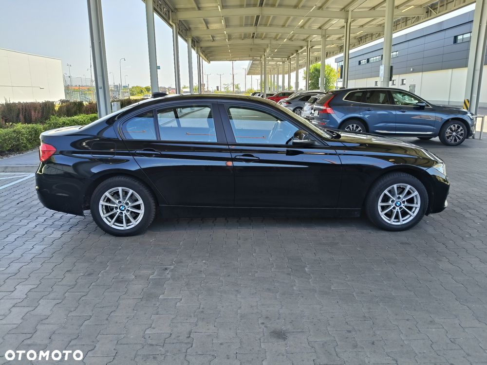 BMW Seria 3 318i - 6