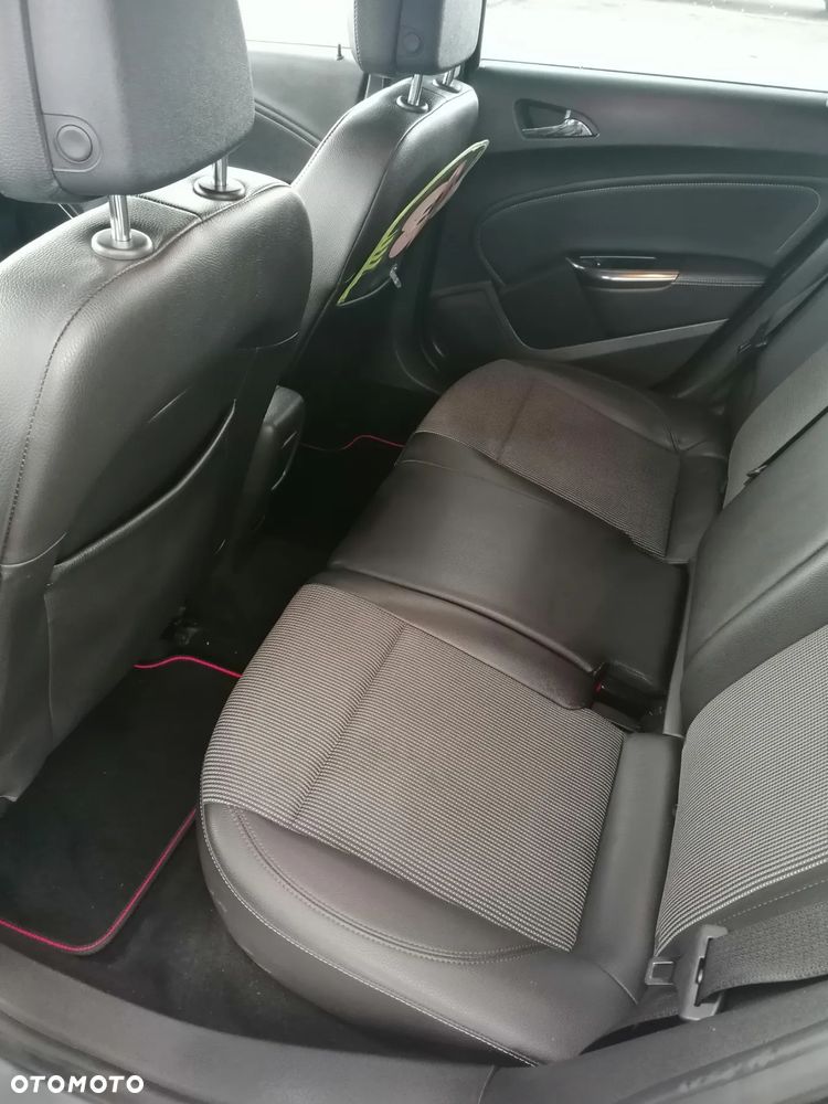 Opel Astra 1.7 CDTI - 19