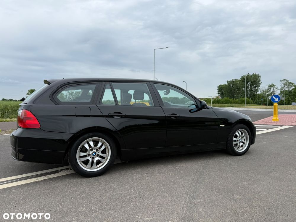 BMW Seria 3 318i - 6