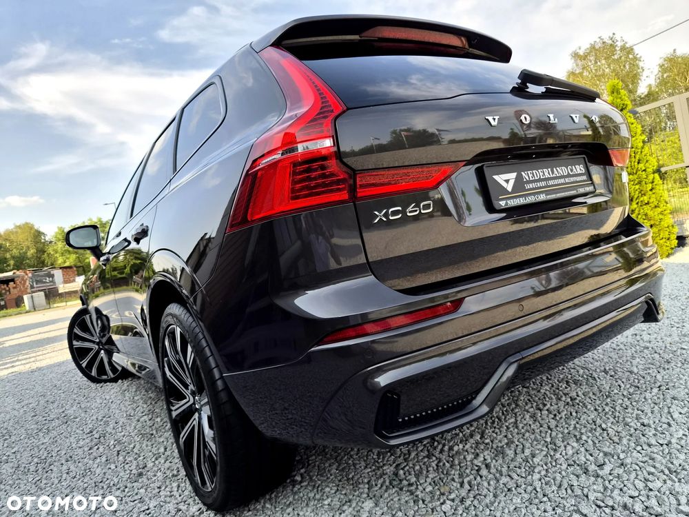 Volvo XC 60 T6 Plug-In Hybrid AWD Plus Black Edition - 32