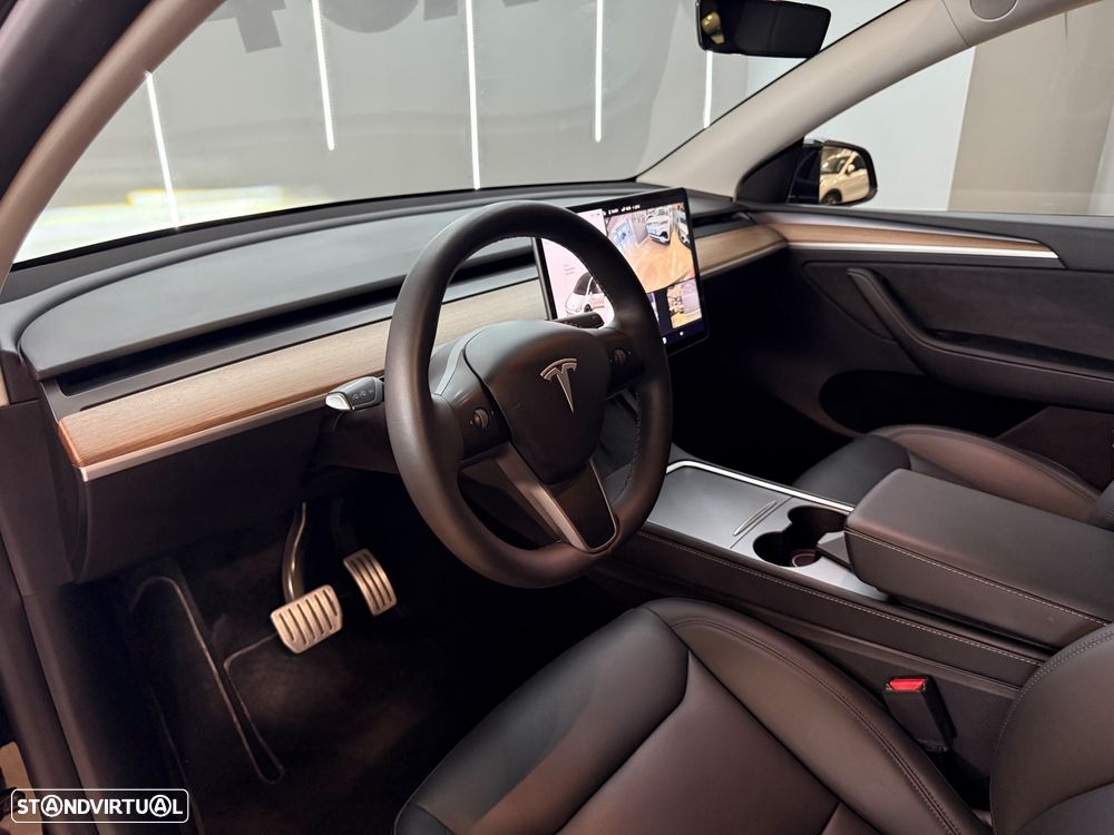 Tesla Model Y Performance Dual Motor AWD - 12