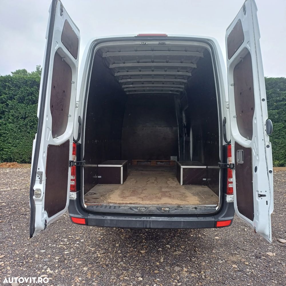 Mercedes-Benz Sprinter - 12