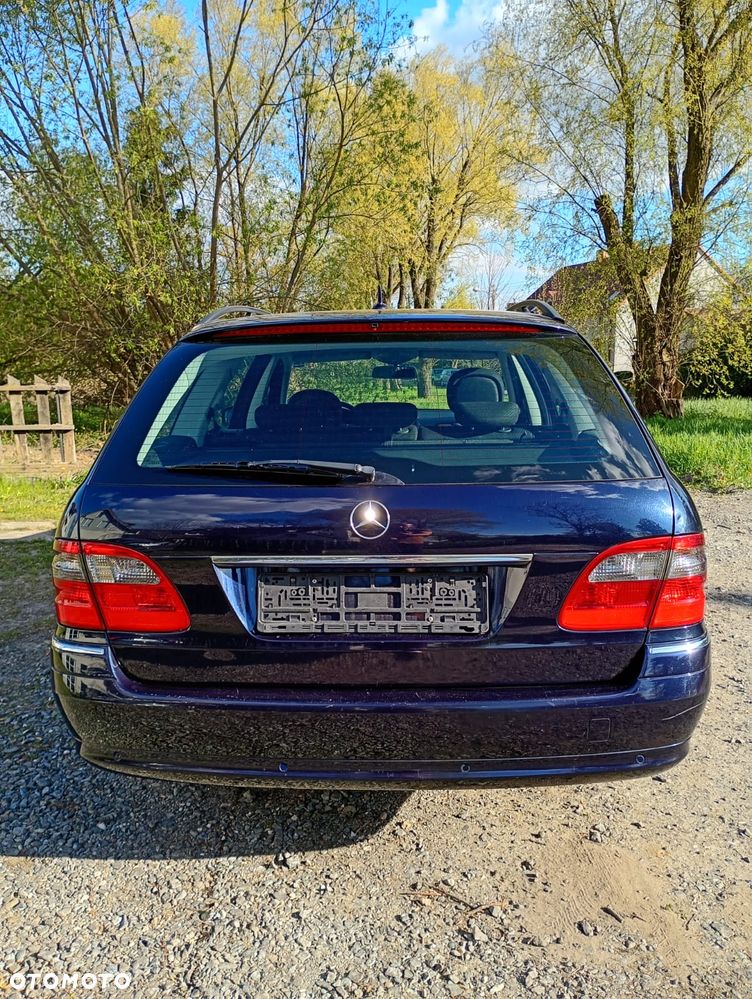 Mercedes-Benz Klasa E 200 Kompressor Classic - 28