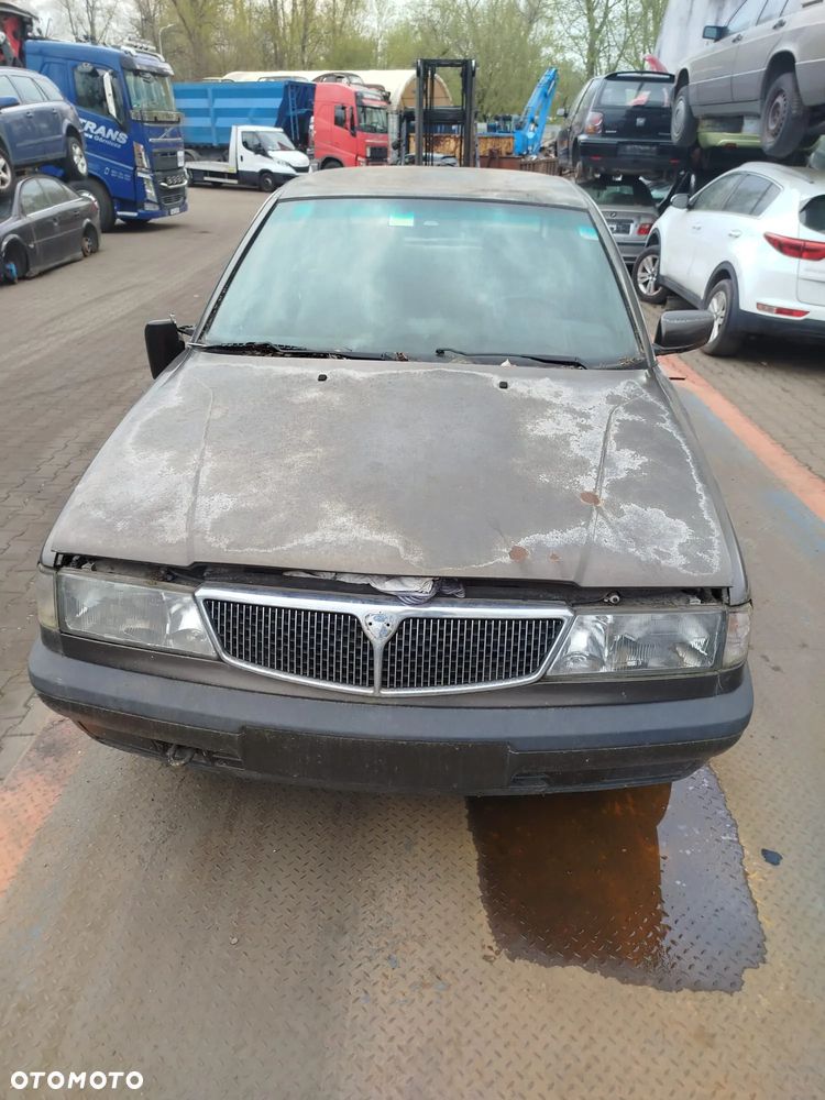 Lancia Dedra na części. - 1