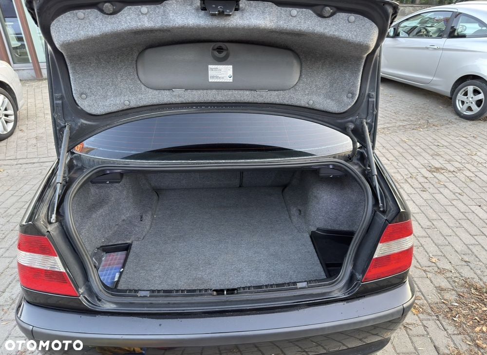 BMW Seria 3 320d - 25