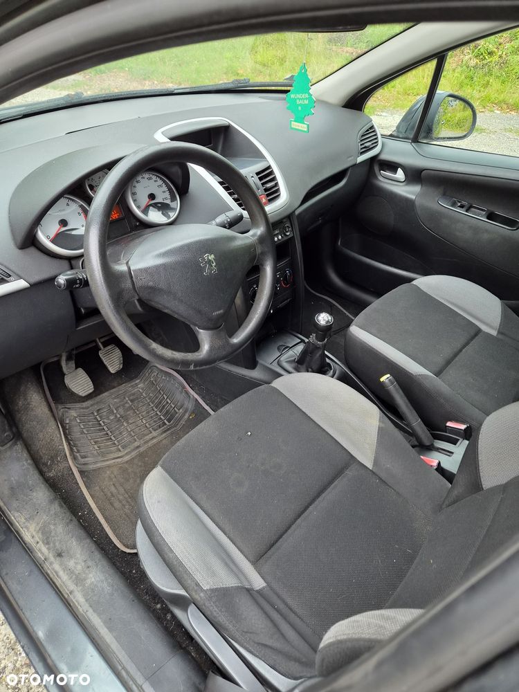 Peugeot 207 - 7