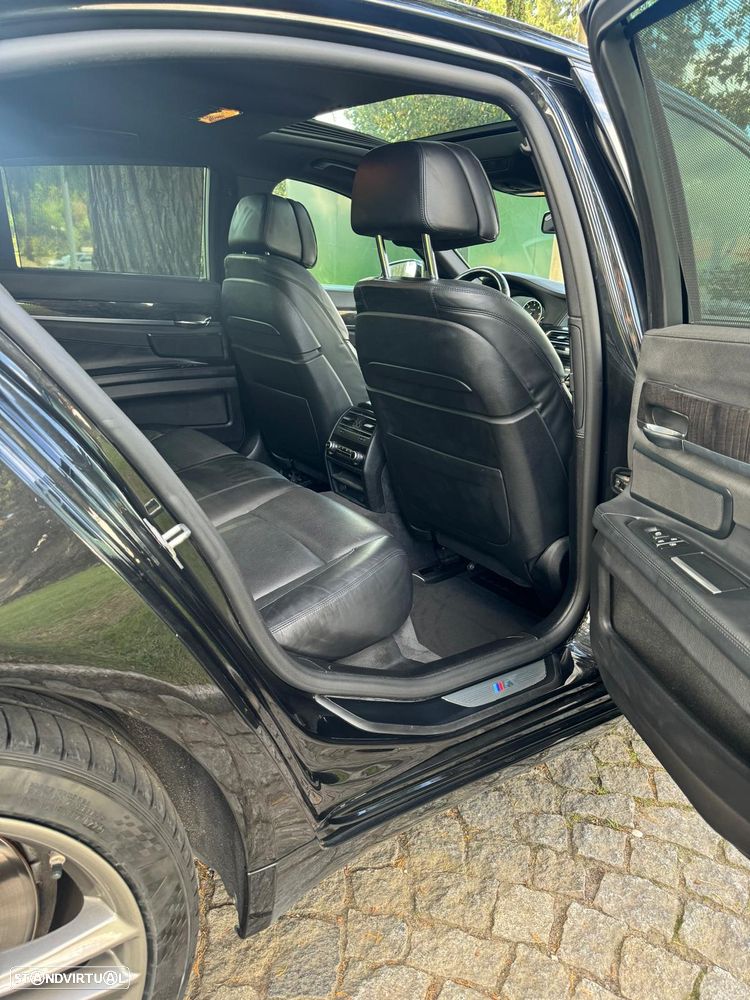 BMW 750 d xDrive Pack M - 9