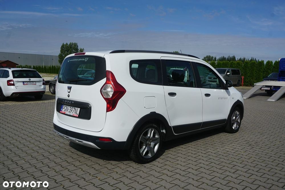 Dacia Lodgy 1.6 SCe Stepway S&S - 32