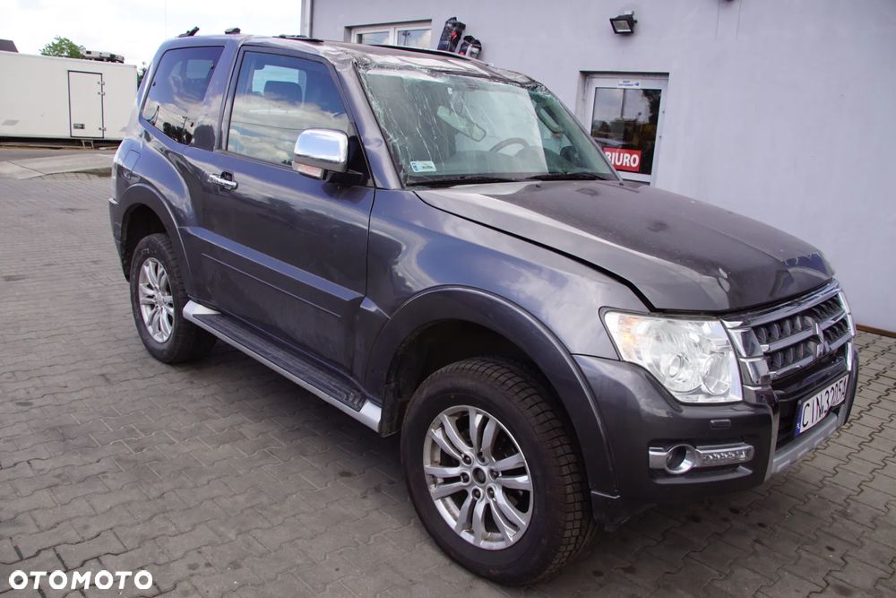 Auto na części 692106889 Mitsubishi Pajero IV 3.2 DID LIFT 4M41U 200KM 2014 krótki zderzak lampa felgi skrzynia silnik głowica deska amortyzator błotnik skrzynia wydech tłumik ćwiartka lampa klapa szyba tylna fotele - 9