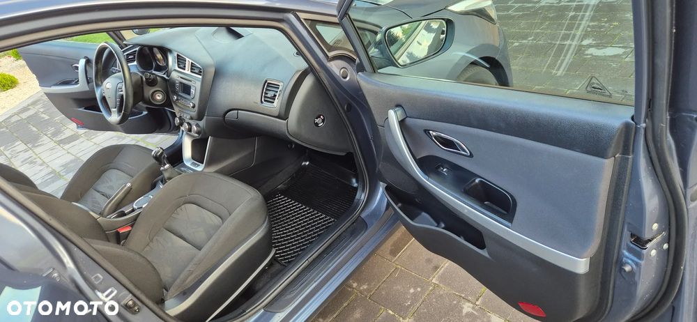 Kia Ceed - 22