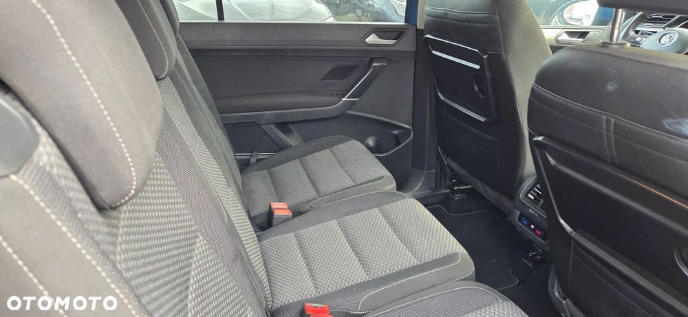 Volkswagen Touran - 24