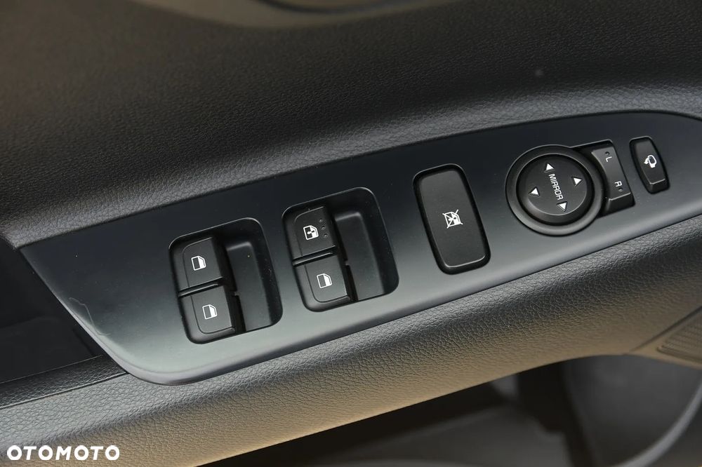 Kia Rio 1.4 L - 26