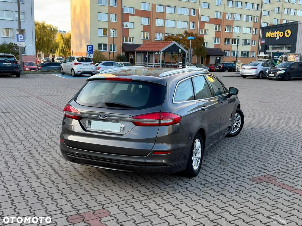 Ford Mondeo 2.0 Hybrid Titanium - 11