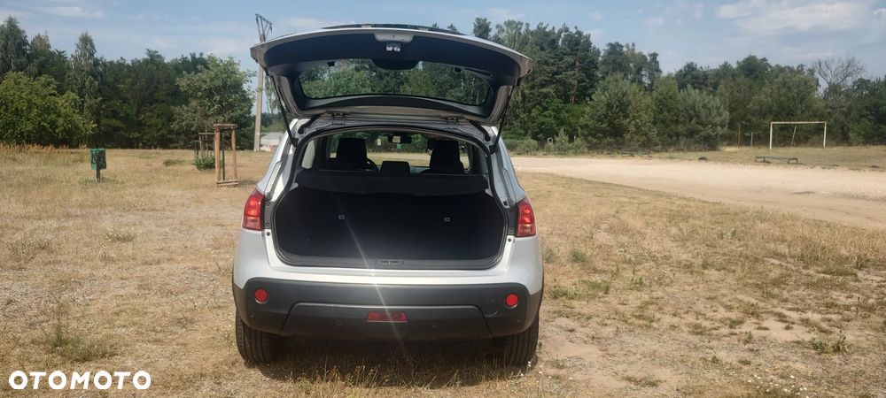 Nissan Qashqai 2.0 4x4 Tekna - 12
