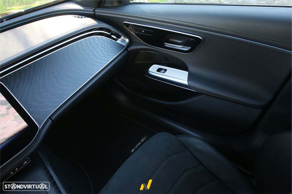 Mercedes-Benz E 300 de 4Matic T 9G-TRONIC AMG Line - 21