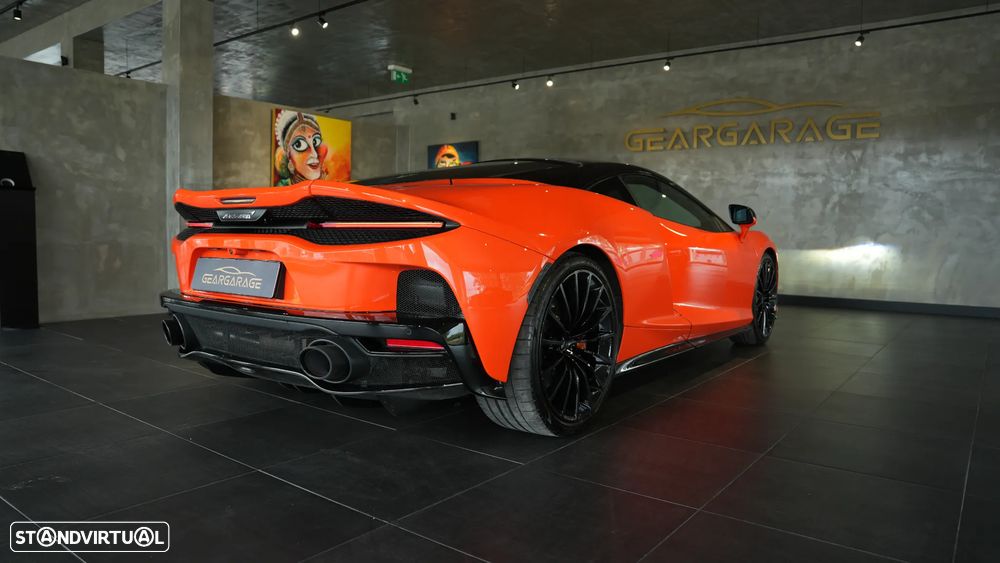 McLaren GT 4.0 Twin-Turbo V8 - 9