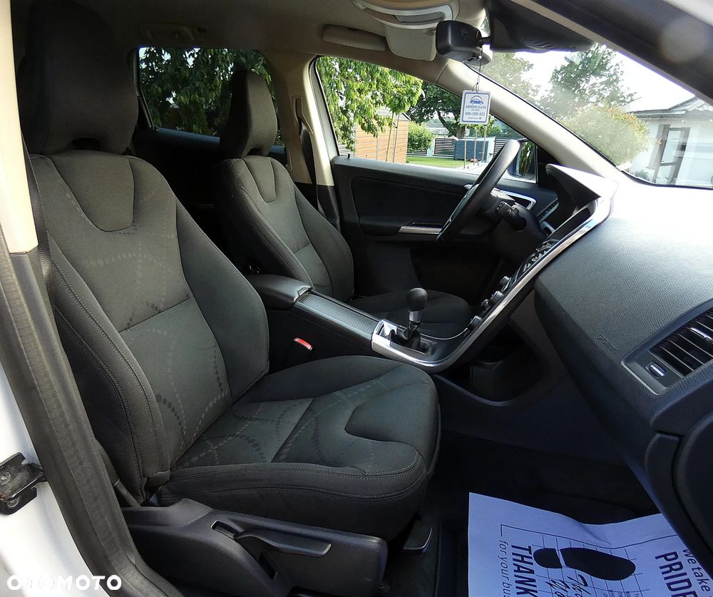 Volvo XC 60 2.4D AWD Momentum - 29