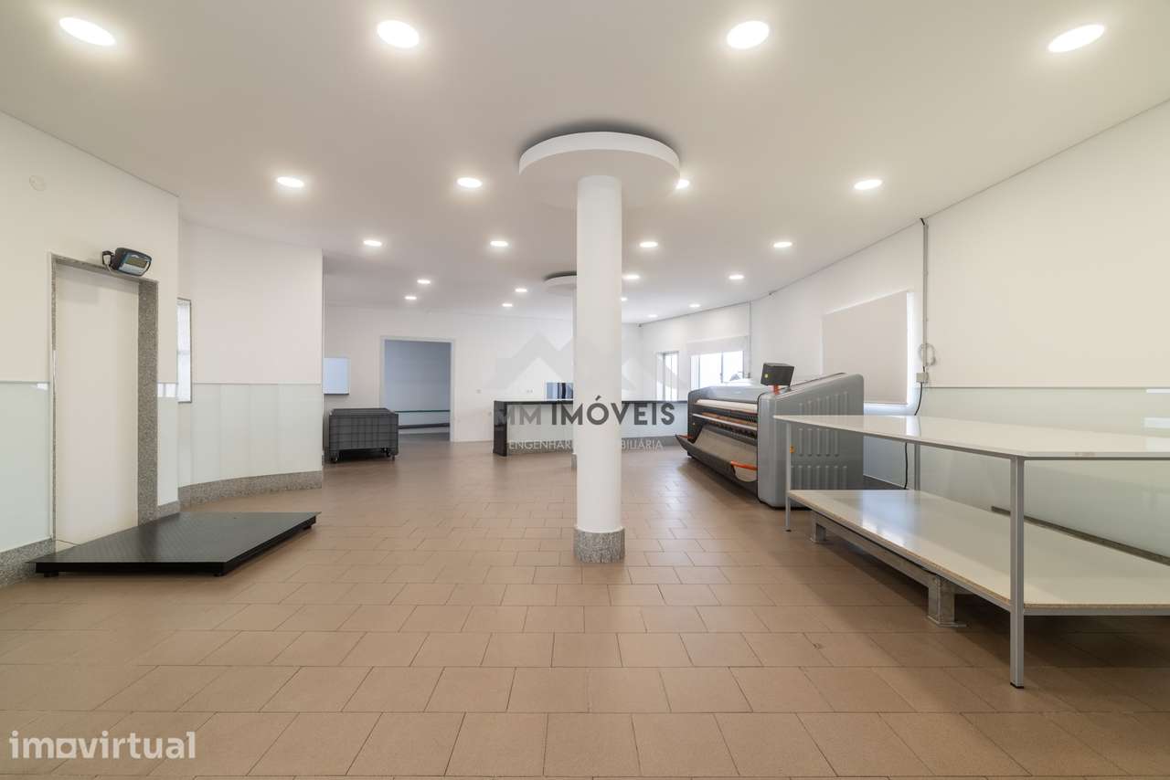 Loja de 158 m² em Fânzeres | Excelente Localização | Próxima do Metro - Grande imagem: 2/29