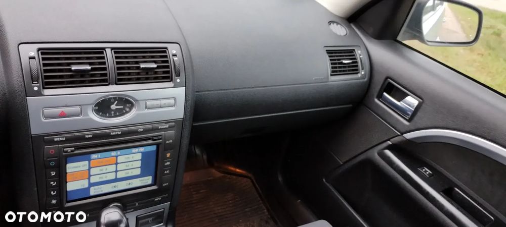 Ford Mondeo 2.0 TDCi Ambiente - 13