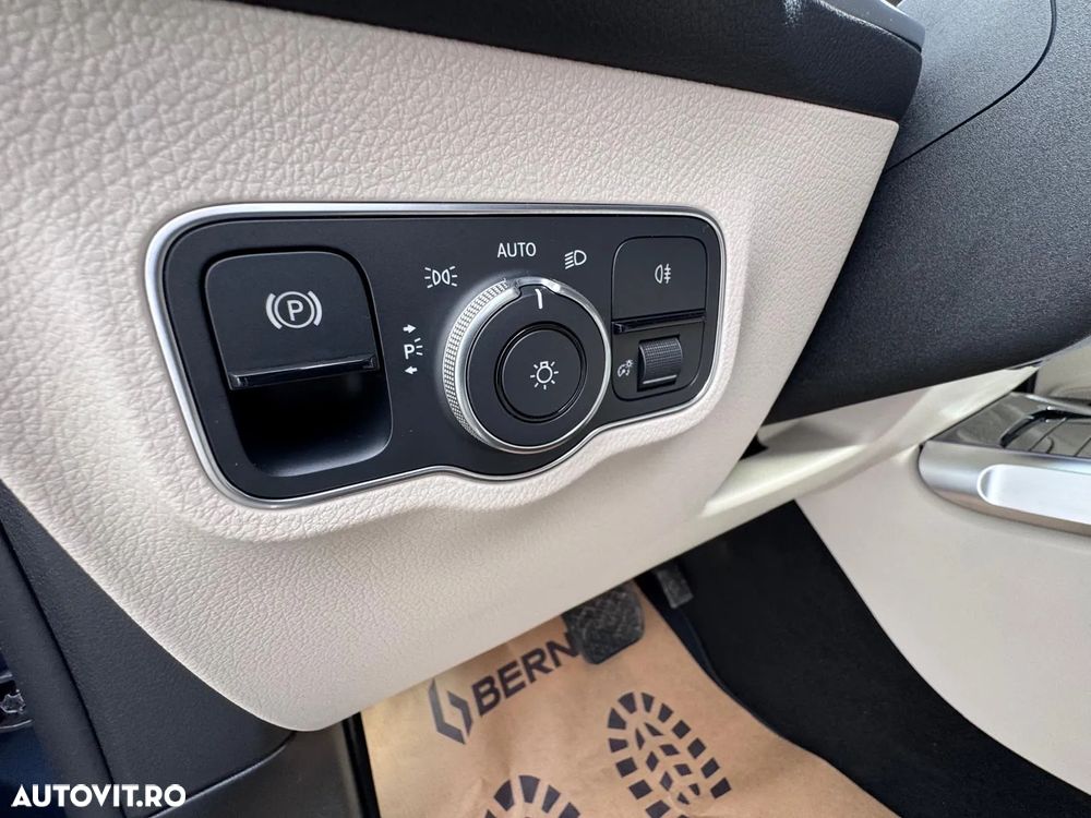 Mercedes-Benz EQB - 37