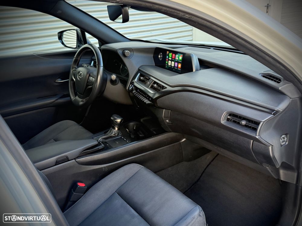 Lexus UX 250h Premium - 9