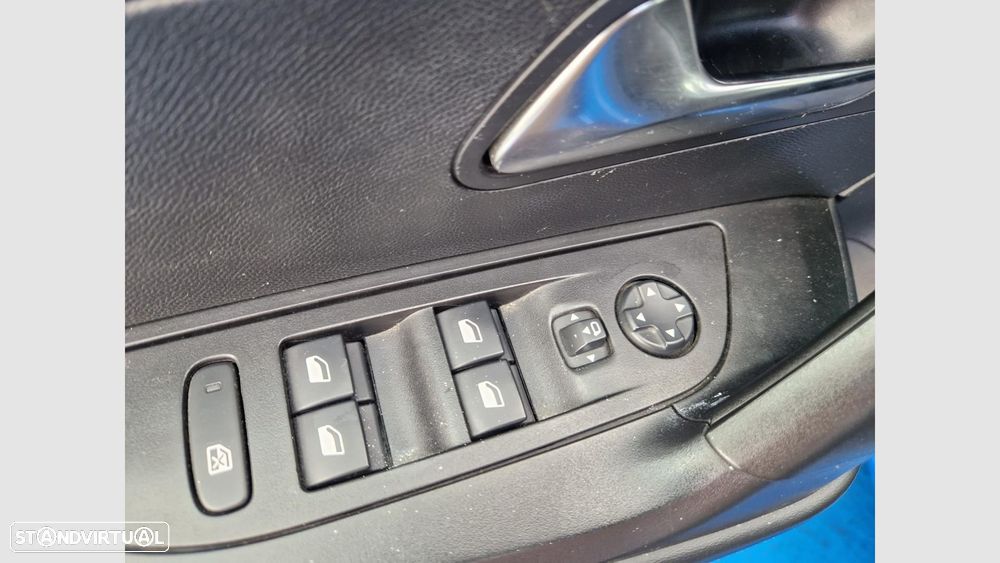 Peugeot 2008 1.2 PureTech Allure - 11