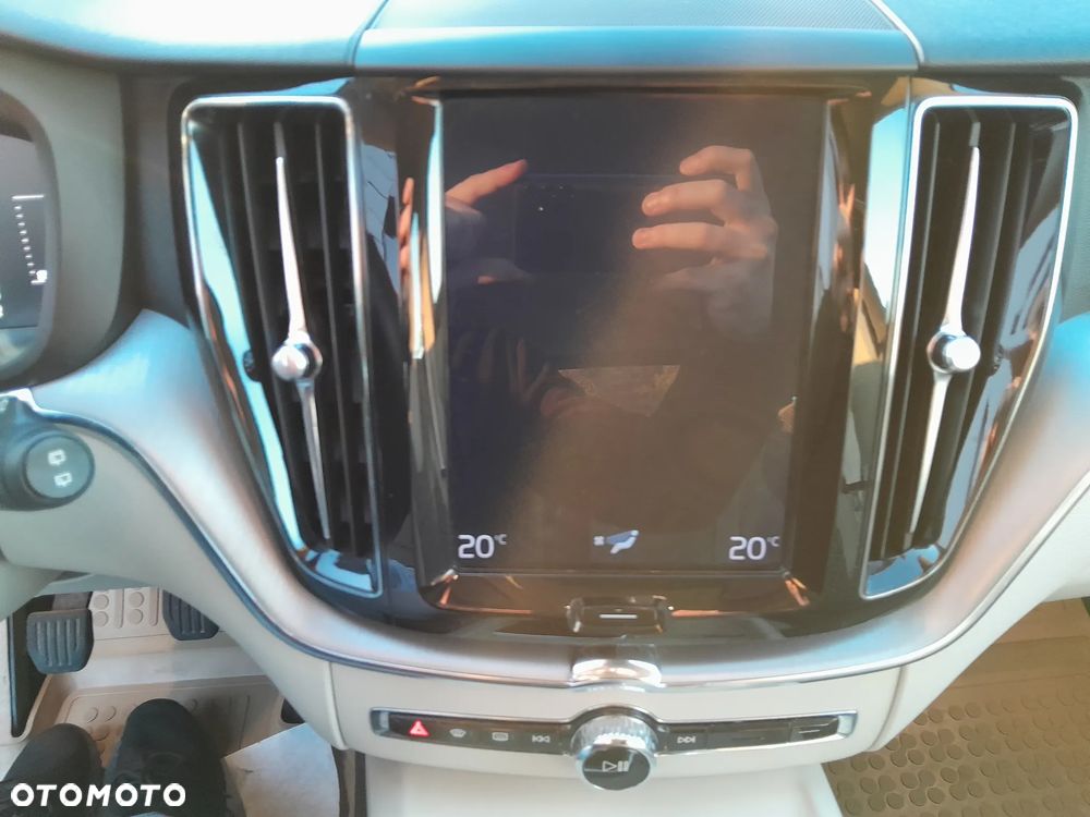 Volvo XC 60 D4 AWD Momentum - 11