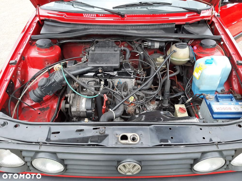 Volkswagen Golf 1.6 GL - 13