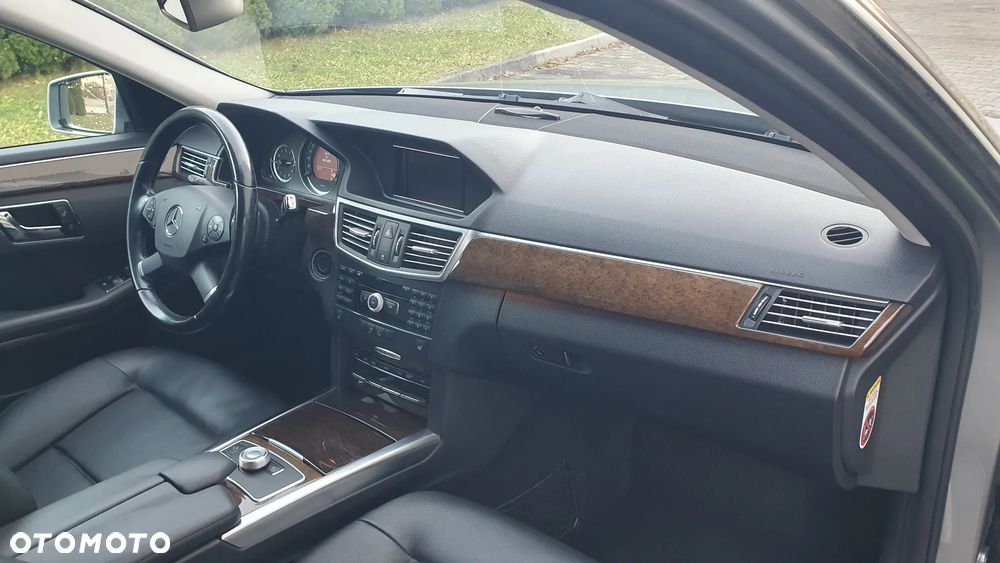 Mercedes-Benz Klasa E 300 BlueTEC 7G-TRONIC Elegance - 11