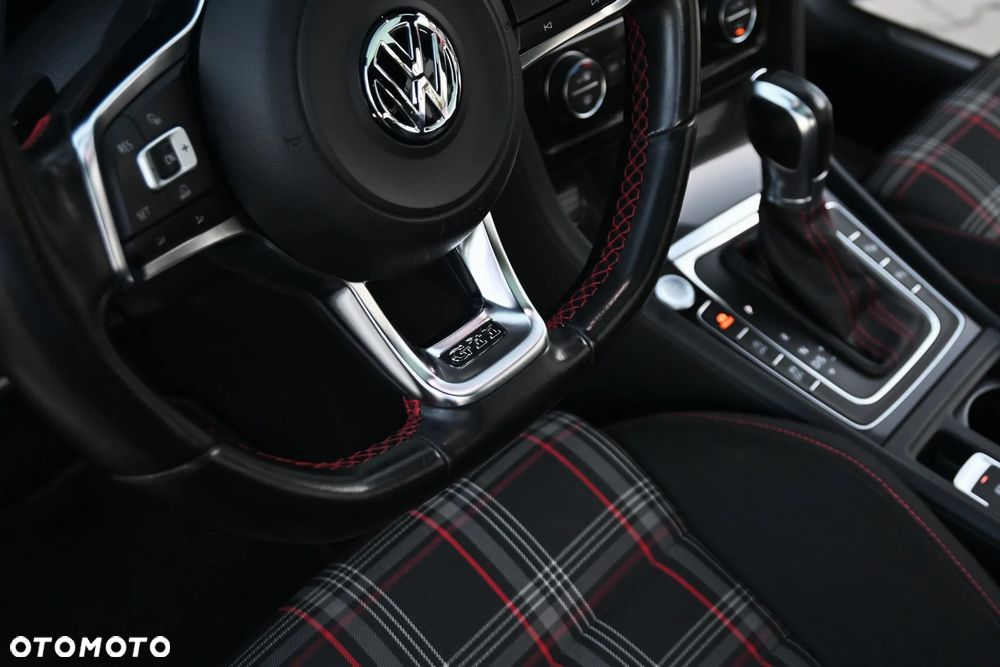 Volkswagen Golf 2.0 TSI BMT GTI Performance DSG - 30