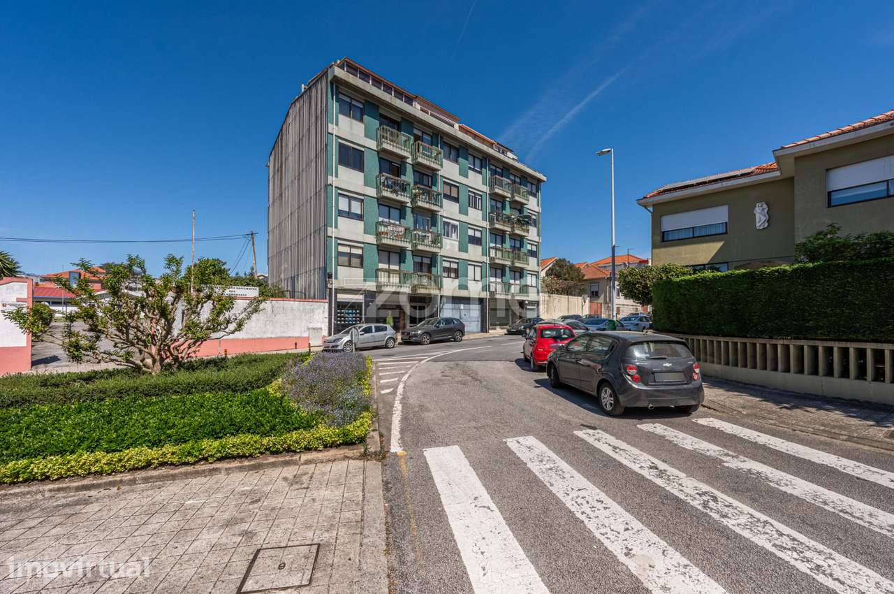 Apartamento T3 Dúplex Pedro Hispano - Grande imagem: 2/26