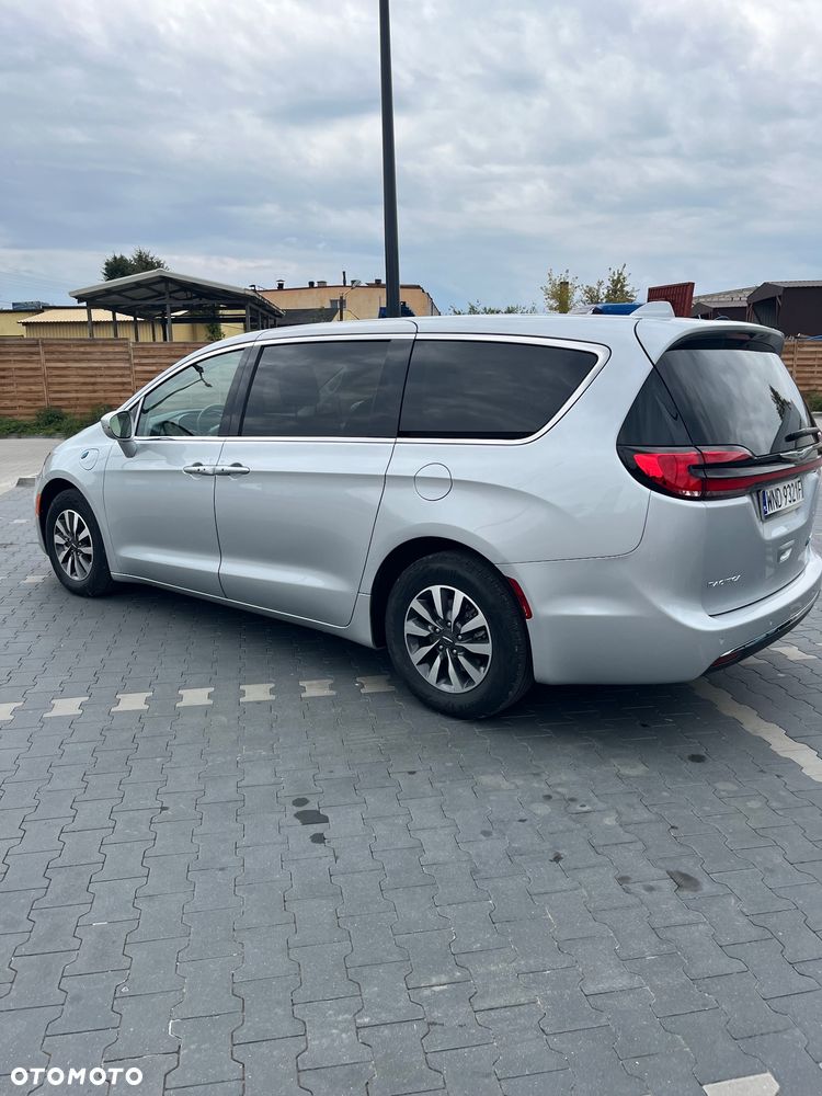 Chrysler Pacifica - 5