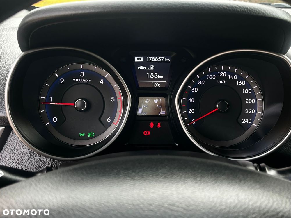 Hyundai i30 1.6 CRDi Fifa World Cup Edition - 21