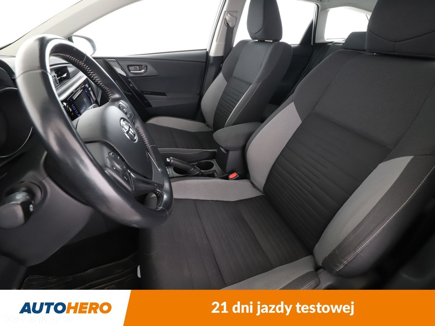 Toyota Auris - 10