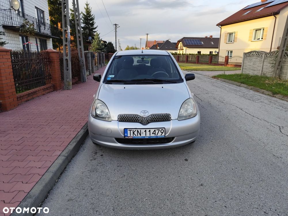 Toyota Yaris 1.0 Base - 2