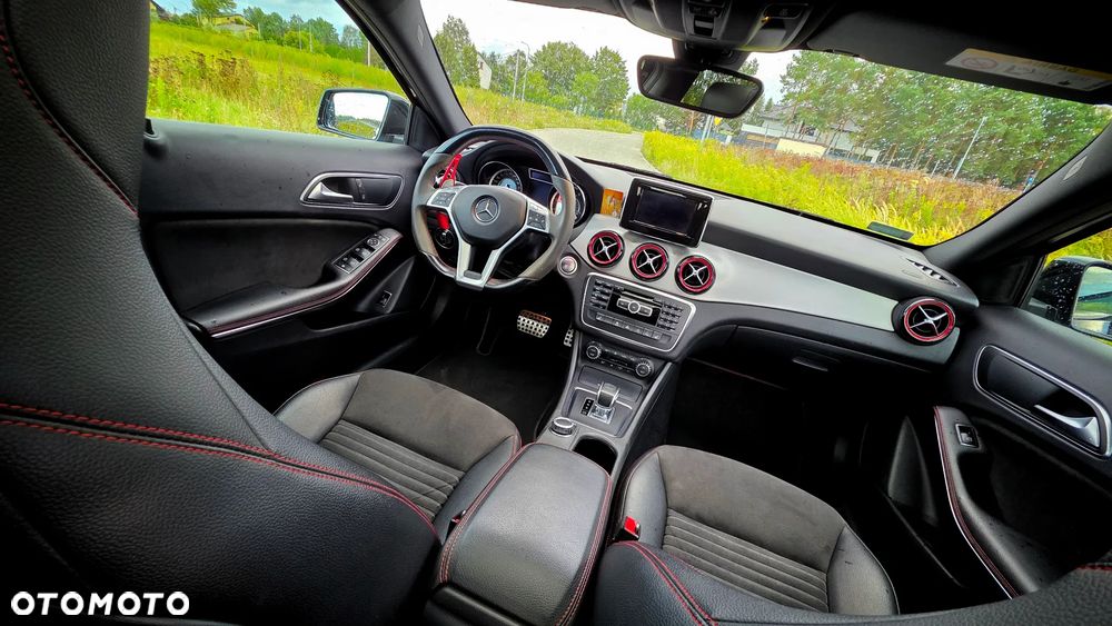 Mercedes-Benz GLA 45 AMG 4-Matic - 31