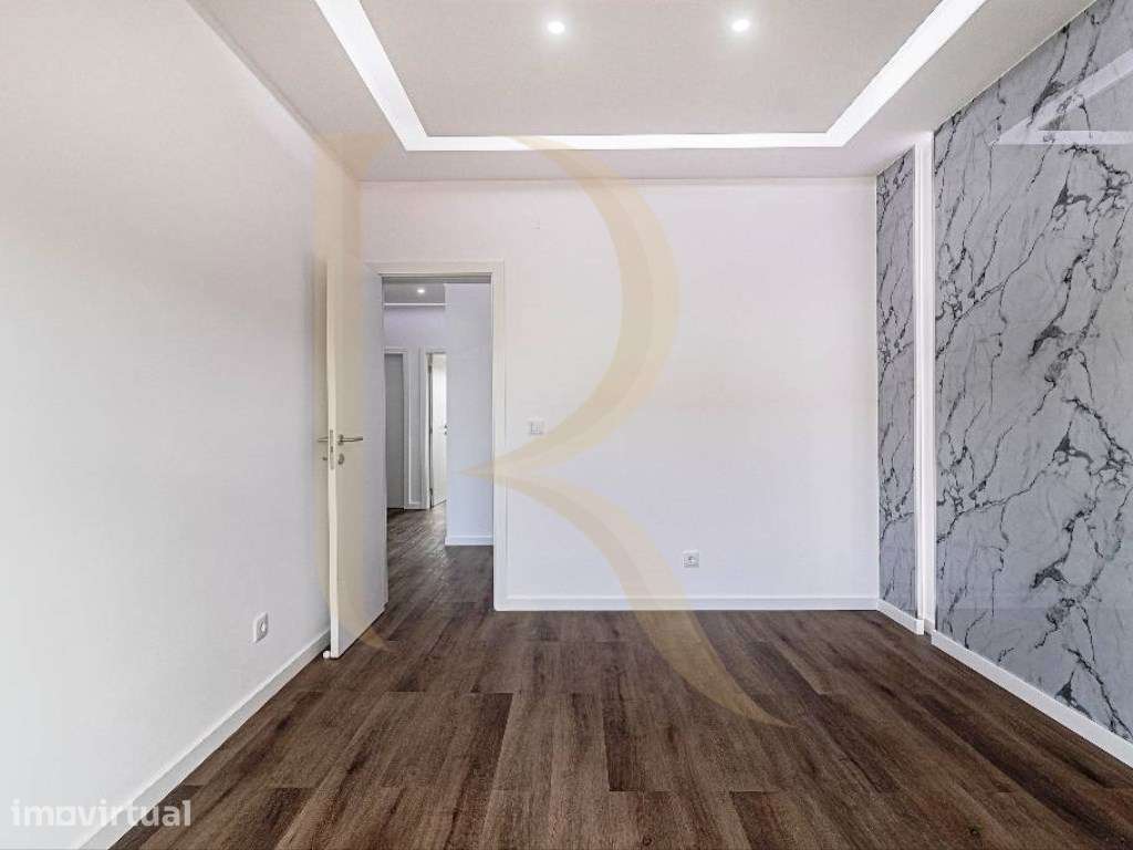Apartamento T3 inserido no 1º andar totalmente REMODELADO em Paio P... - Grande imagem: 4/32