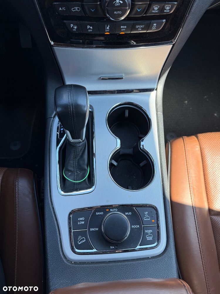 Jeep Grand Cherokee 5.7 V8 Summit - 17