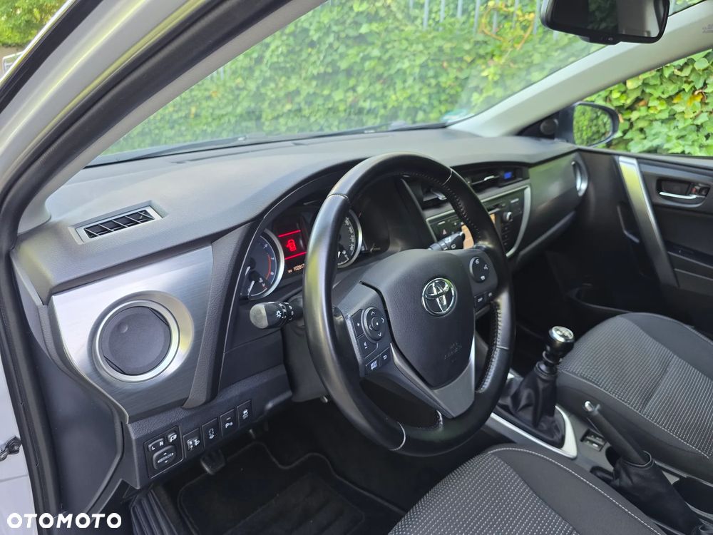 Toyota Auris - 17