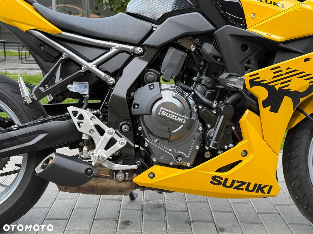Suzuki GSX - 7