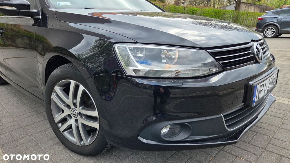 Volkswagen Jetta - 11