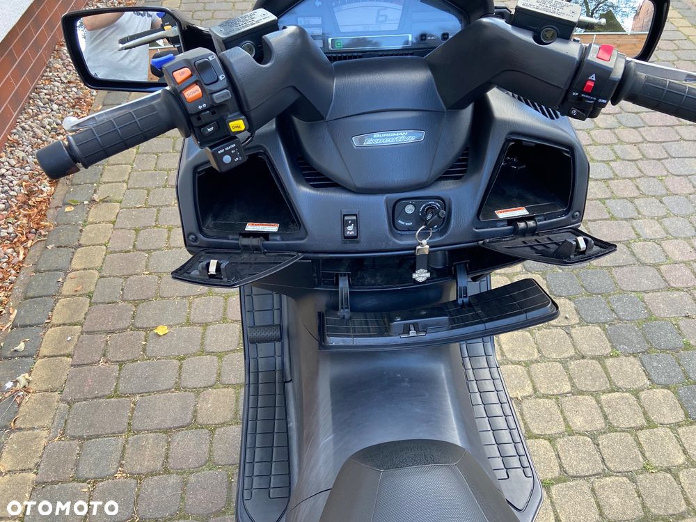 Suzuki Burgman - 14
