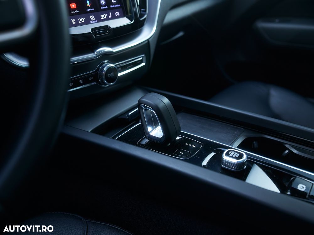 VOLVO XC60 2021 — imagine 35